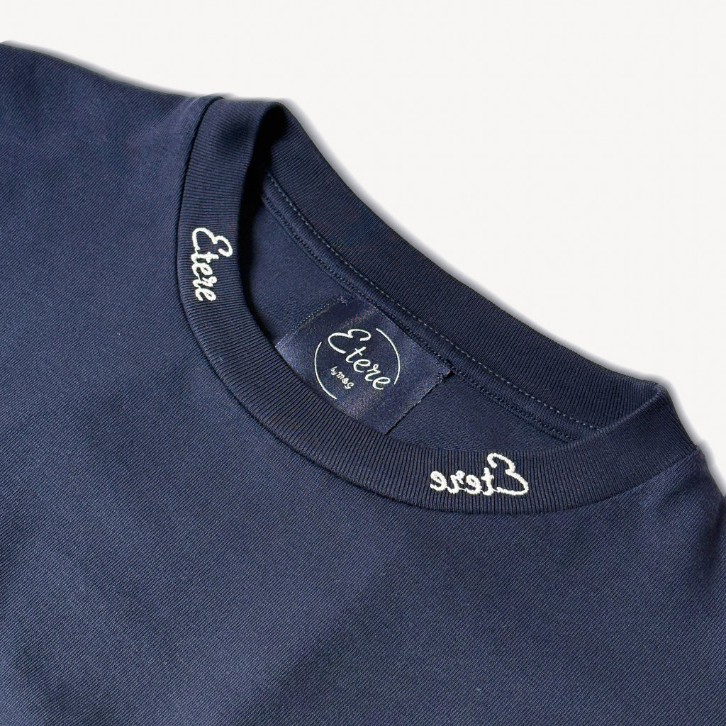 T-shirt crop blu navy con cuciture in tono